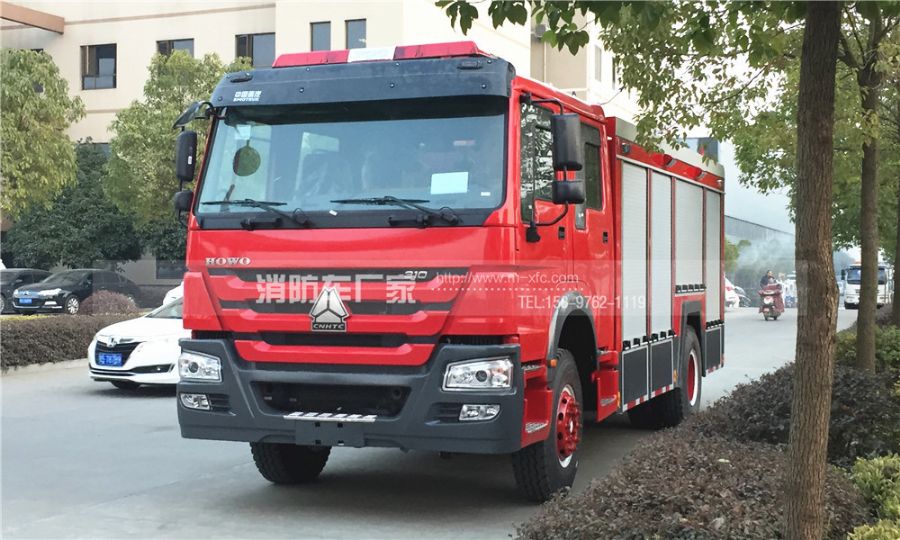 新款國(guó)五重汽豪沃8噸內(nèi)藏罐消防車 新款國(guó)五重汽豪沃8噸內(nèi)藏罐消防車